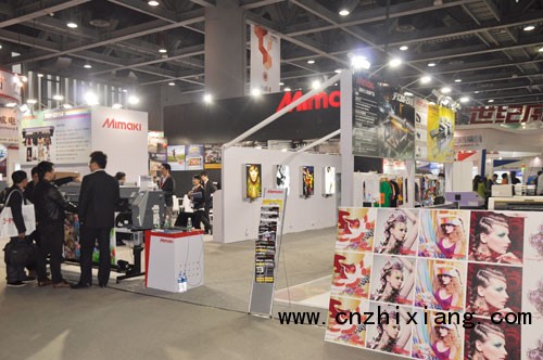 日本御牧發布高速LED式UV固化噴墨打印機